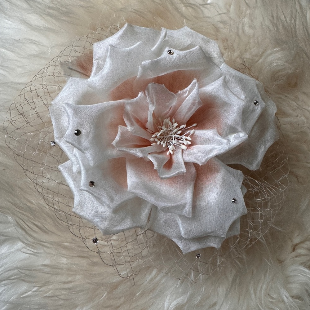 BHLDN Wedding silk Rose Clip, OZ
